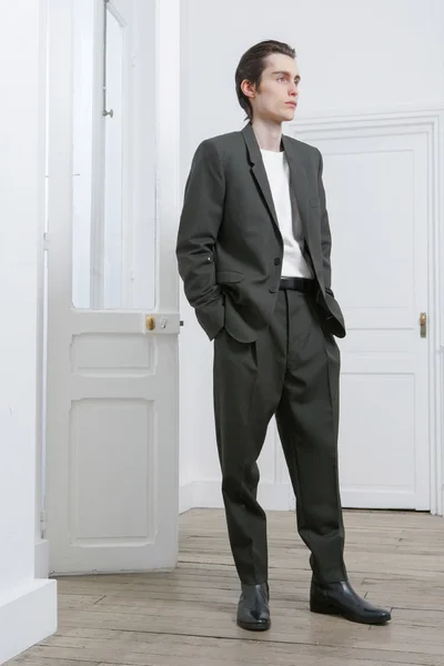 Look 16